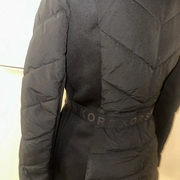 MICHAEL Michael Kors Black Hooded Puffer Jacket - Picture 11 of 12